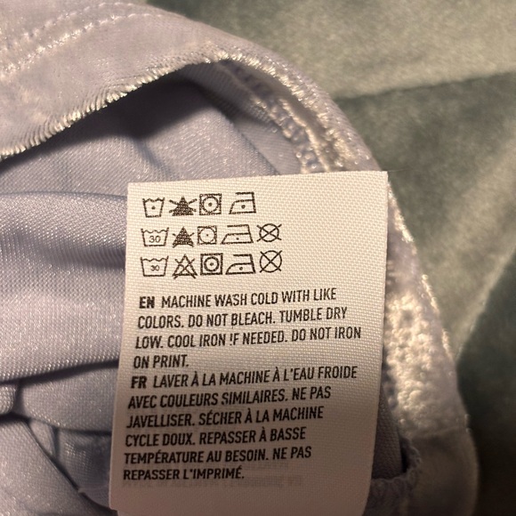 AEO Light Silver Crushed Velvet Tank, Size Medium - Picture 4 of 9